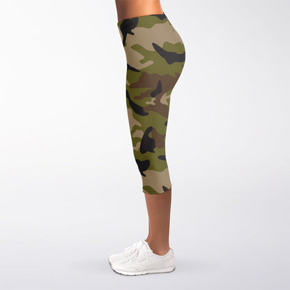 Desert Green Camouflage Print Women's Capri Leggings