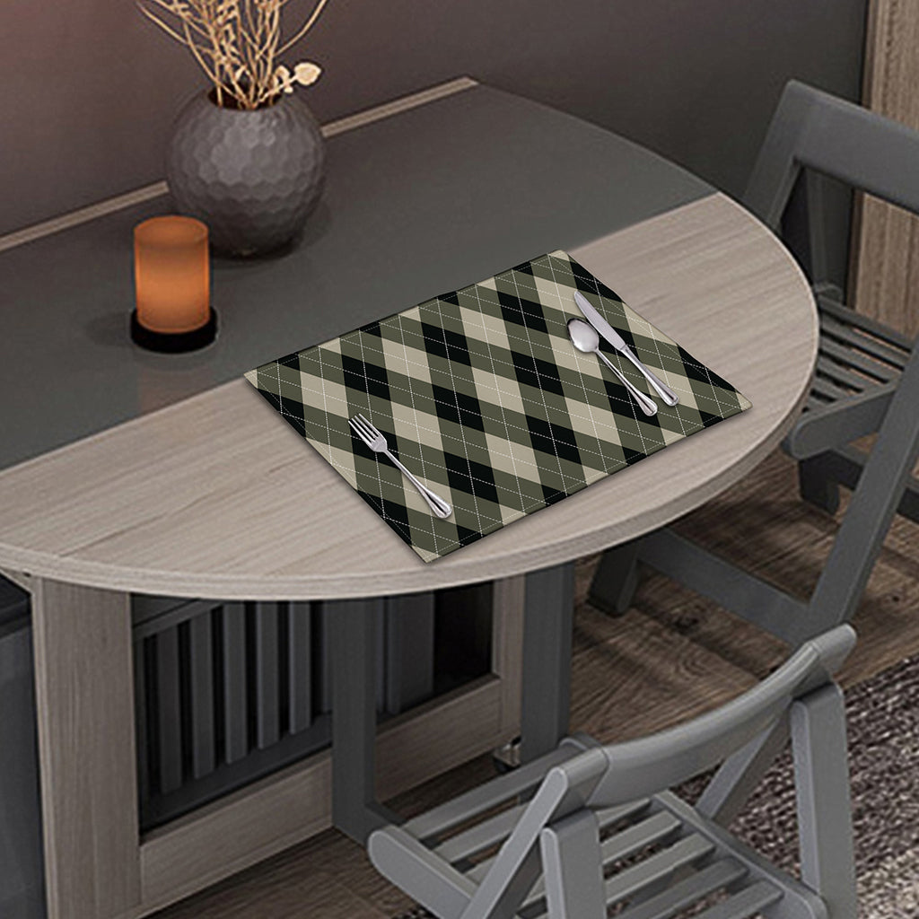 Diamond Shapes Argyle Pattern Print Placemat