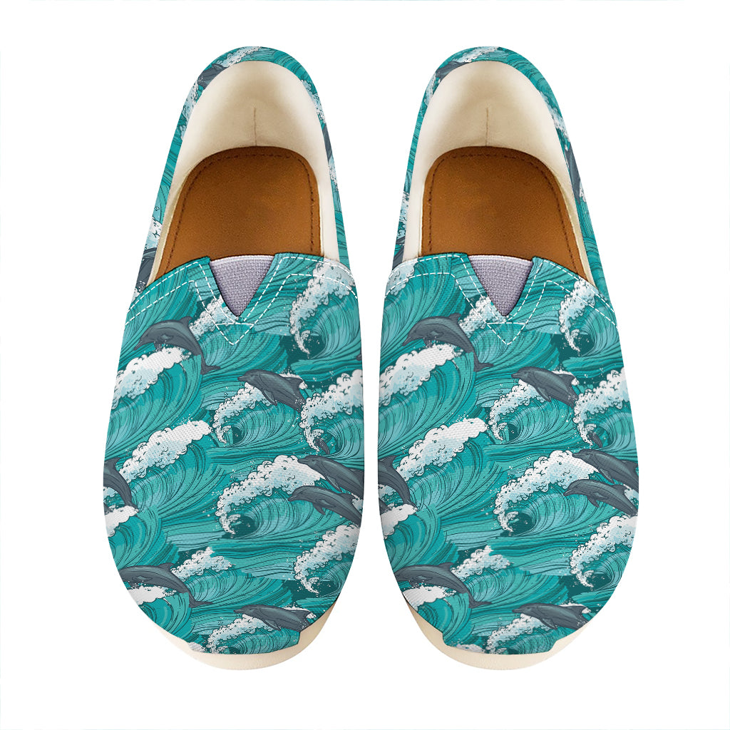 Dolphin Riding Waves Pattern Print Casual Shoes
