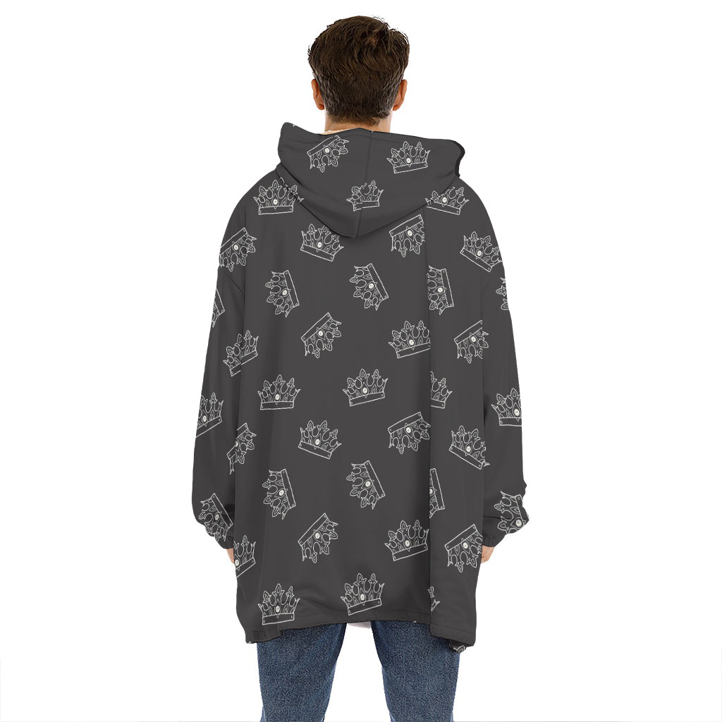 Doodle Crown Pattern Print Hoodie Blanket