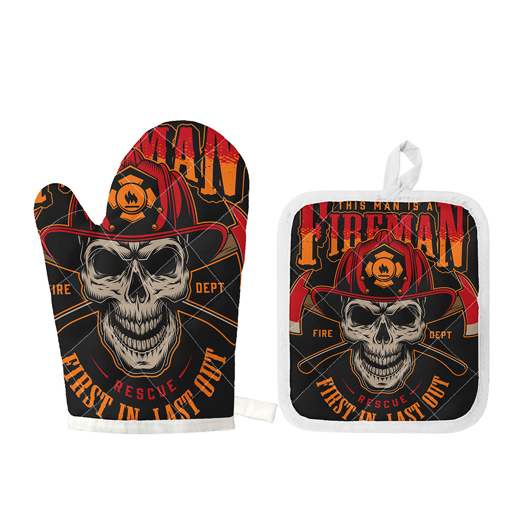 Firefighter First In Last Out Print Oven Mitt And Pot Holder Set