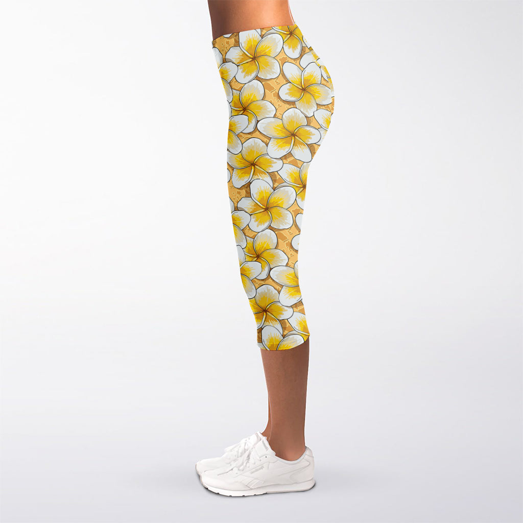 Frangipani Flower Pattern Print Women's Capri Leggings