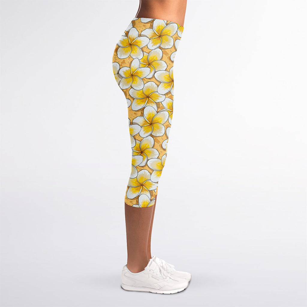 Frangipani Flower Pattern Print Women's Capri Leggings