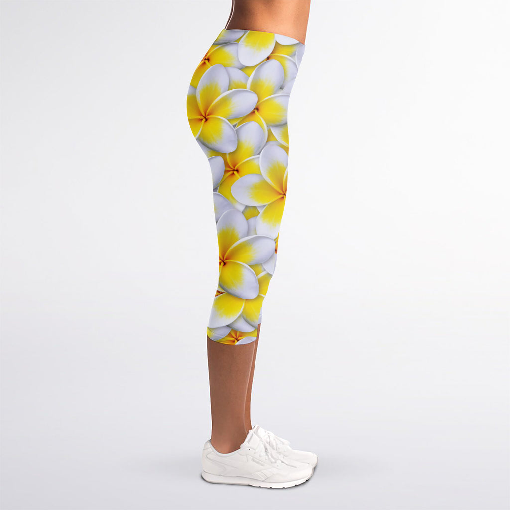 Frangipani Flower Print Women's Capri Leggings