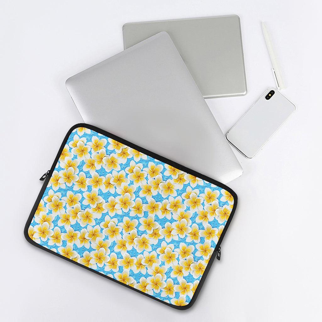 Frangipani On The Water Pattern Print Laptop Sleeve