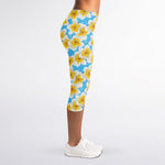 Frangipani On The Water Pattern Print Women's Capri Leggings