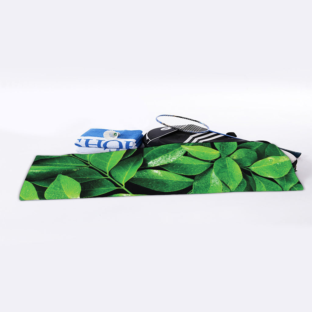Fresh Green Leaf Print Sports Towel