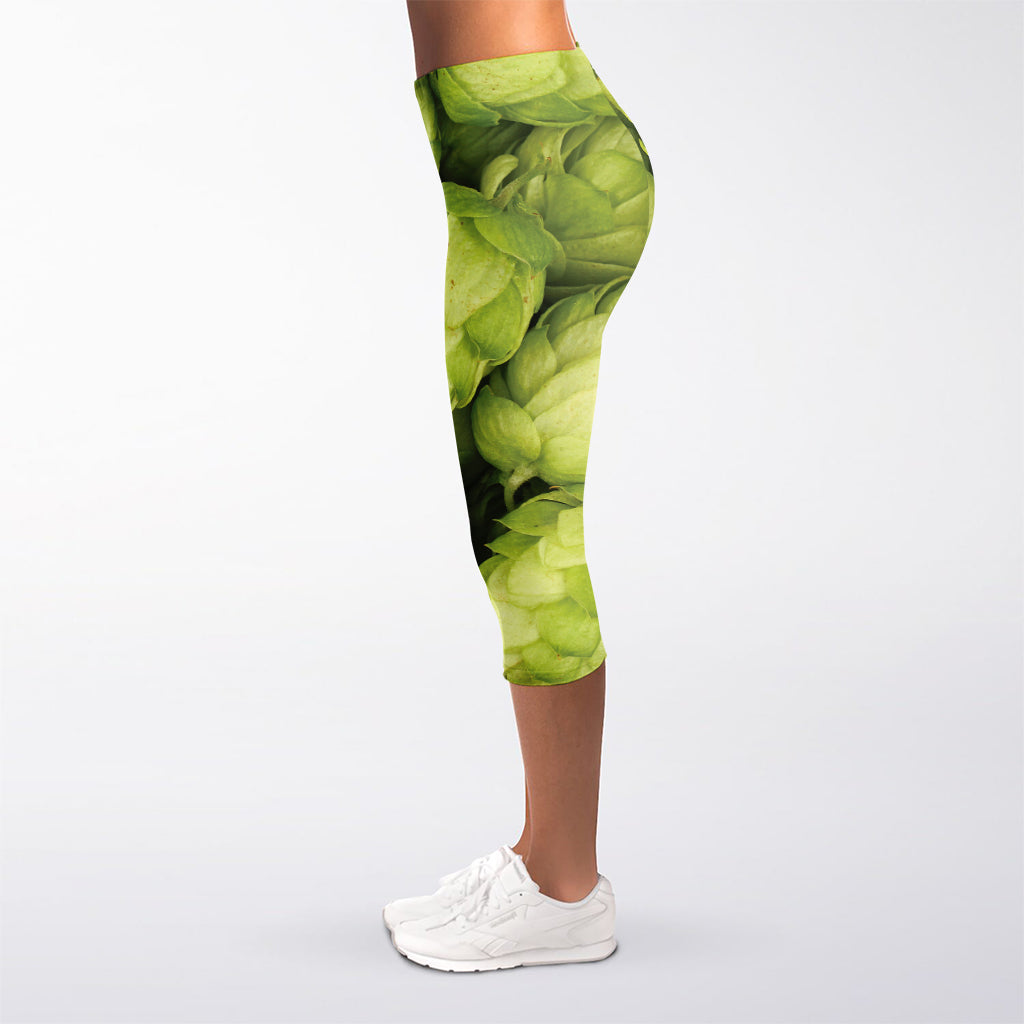 Fresh Hop Cone Print Women's Capri Leggings