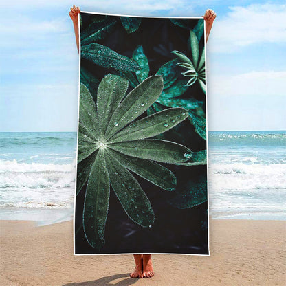 Fresh Tropical Leaf Print Beach Towel