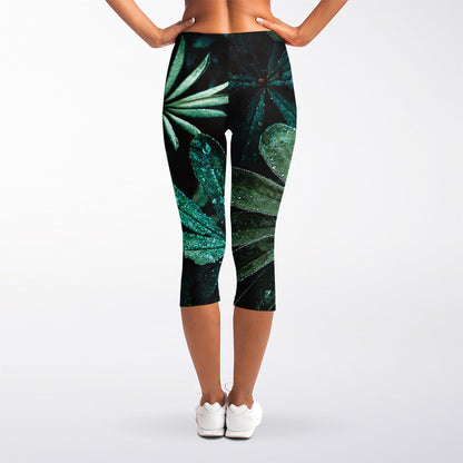 Fresh Tropical Leaf Print Women's Capri Leggings