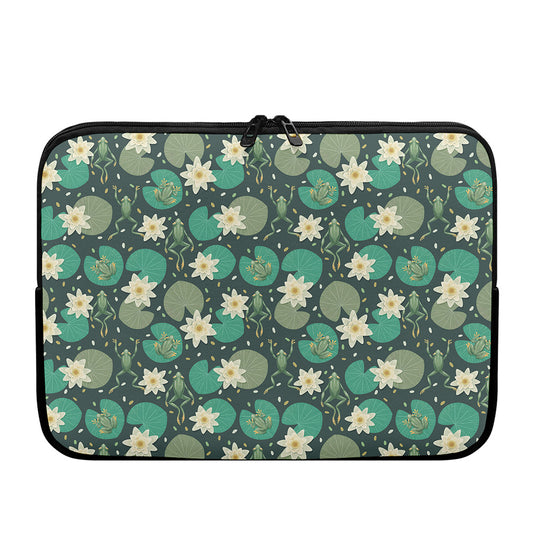 Frogs And Water Lilies Pattern Print Laptop Sleeve