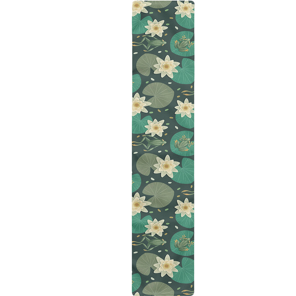 Frogs And Water Lilies Pattern Print Table Runner