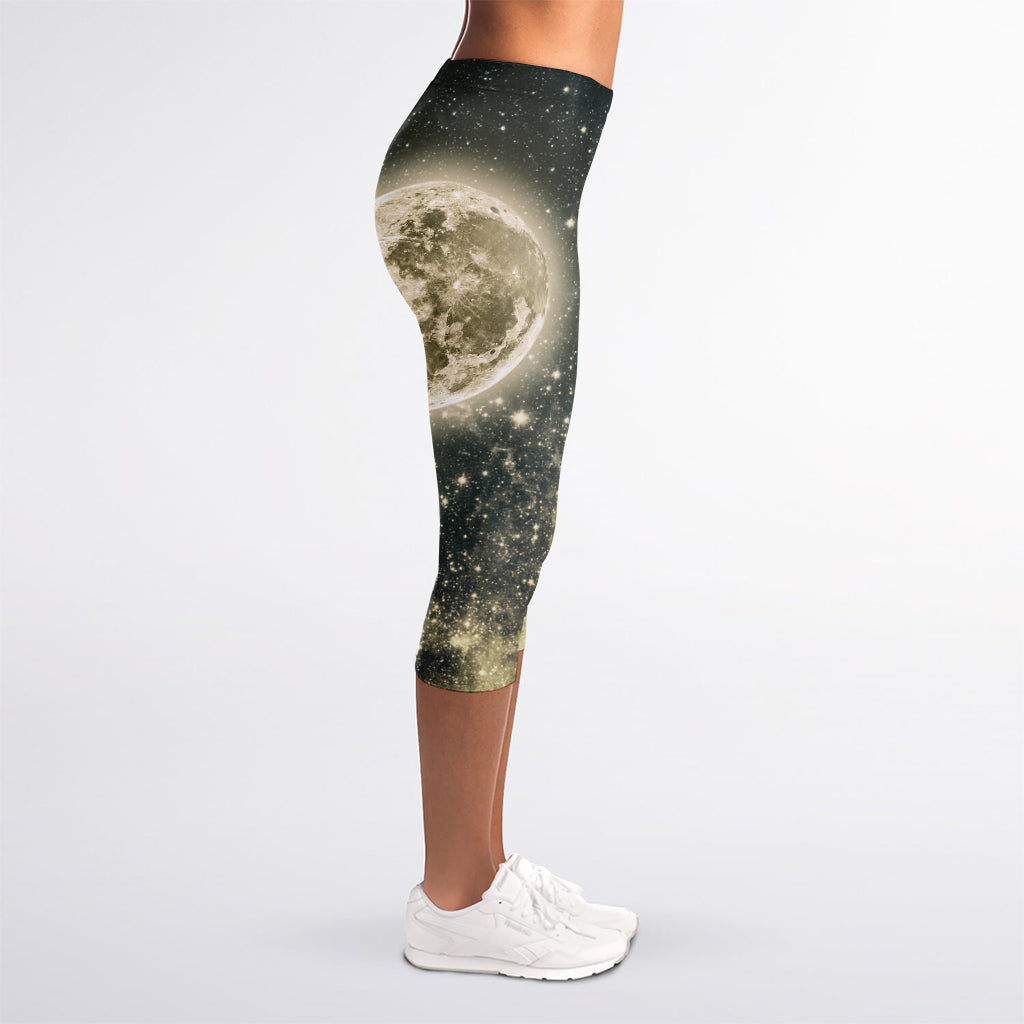 Full Moon And Night Stars Print Women's Capri Leggings