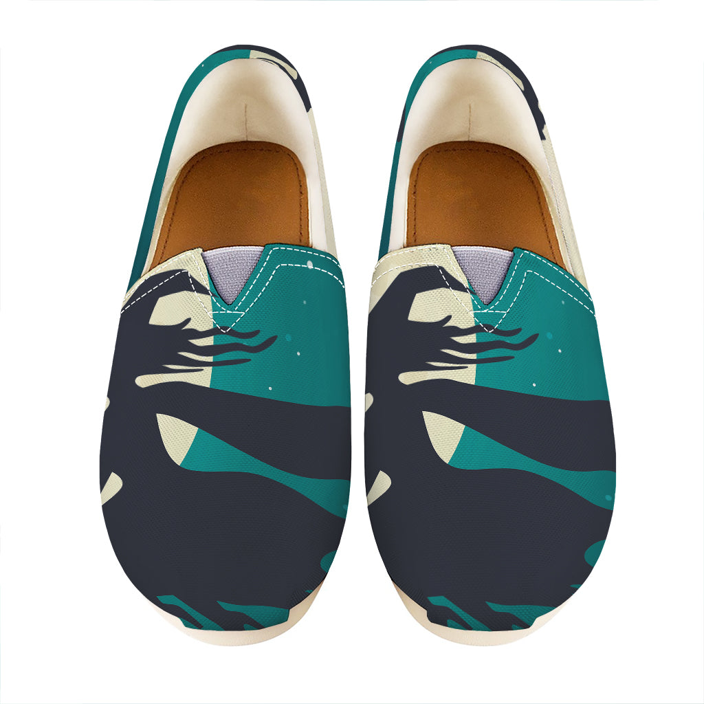 Full Moon Halloween Flying Witch Print Casual Shoes