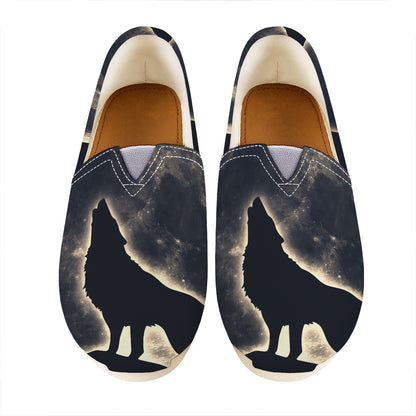 Full Moon Howling Wolf Print Casual Shoes