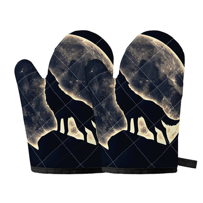 Full Moon Howling Wolf Print Oven Mitts