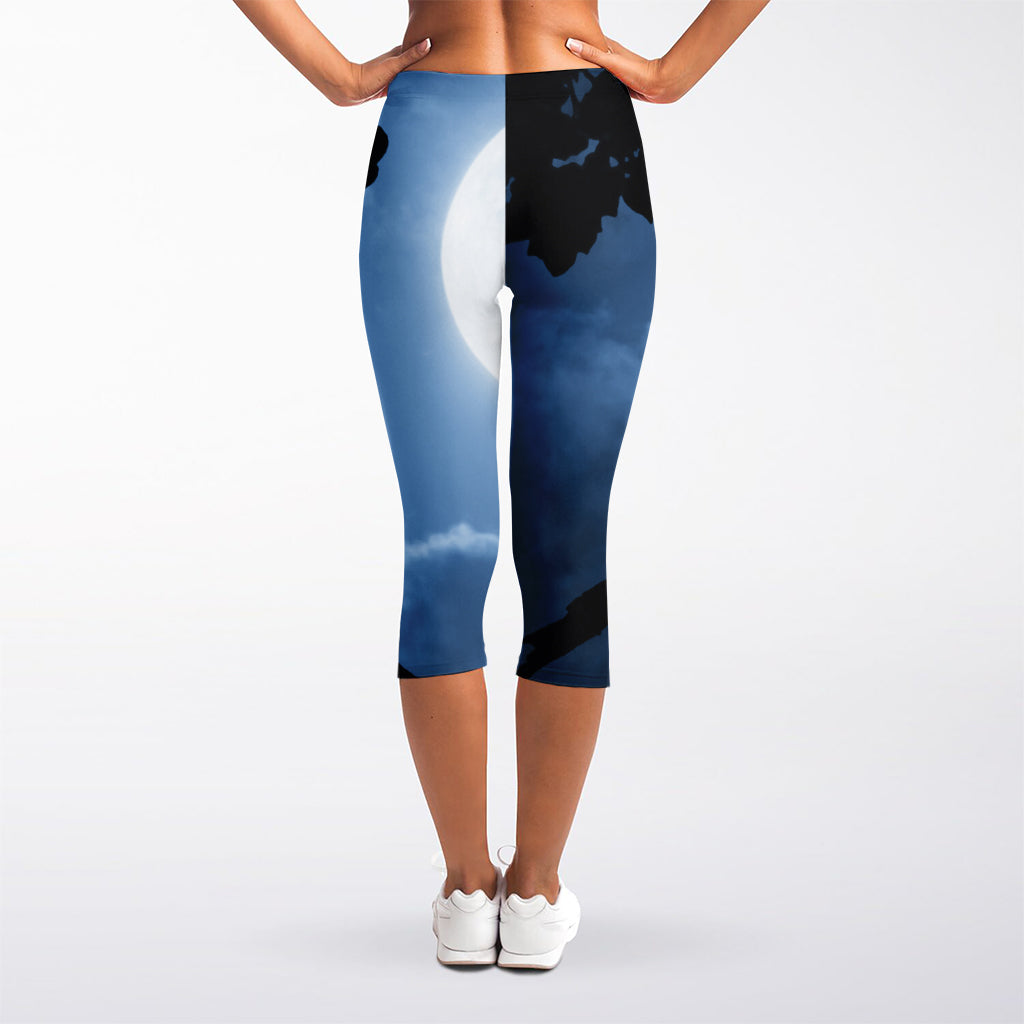 Full Moon Night Owl Print Women's Capri Leggings