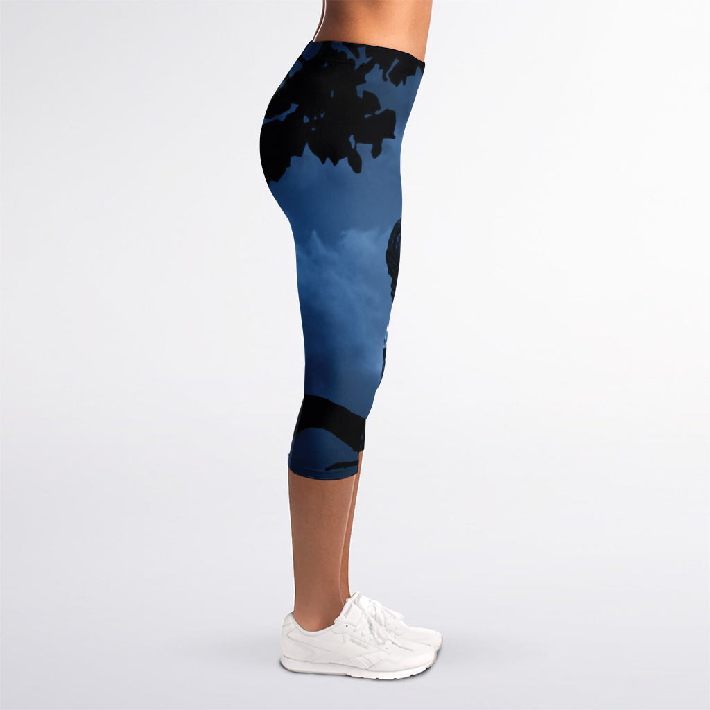 Full Moon Night Owl Print Women's Capri Leggings