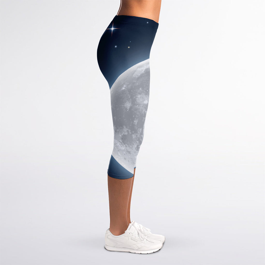Full Moon Print Women's Capri Leggings