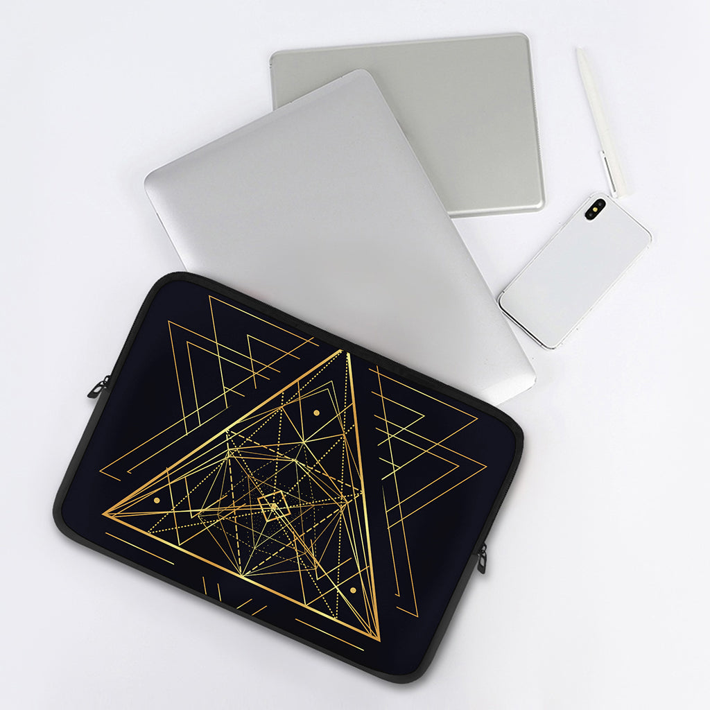 Geometric Pyramid Print Laptop Sleeve