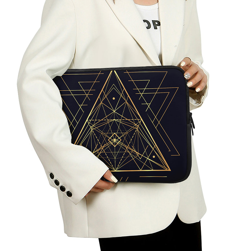 Geometric Pyramid Print Laptop Sleeve