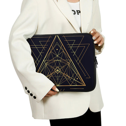 Geometric Pyramid Print Laptop Sleeve