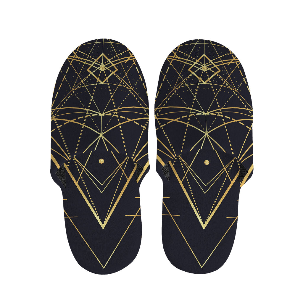 Geometric Pyramid Print Slippers