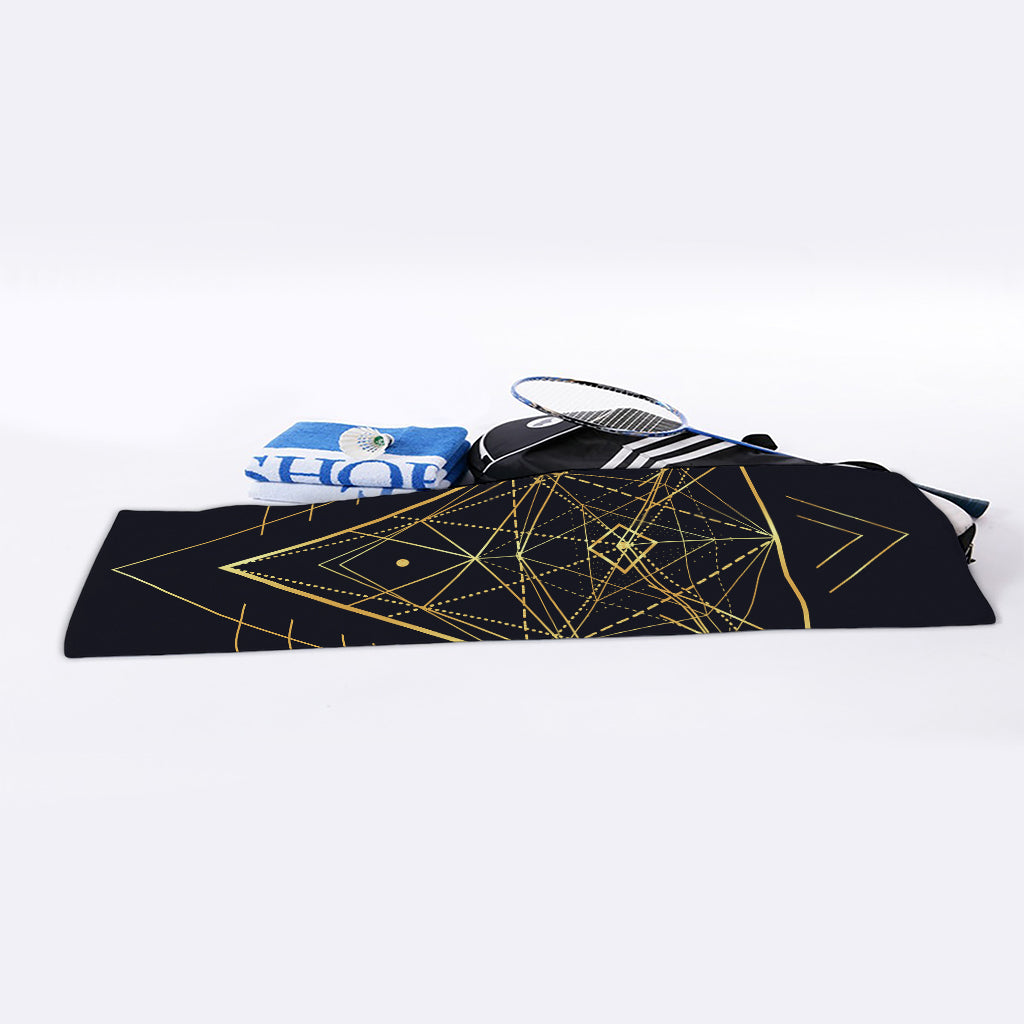 Geometric Pyramid Print Sports Towel