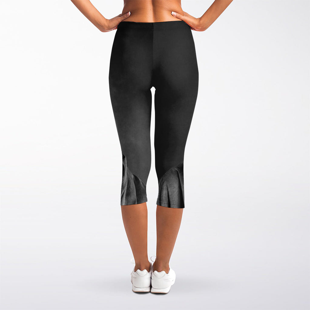 Ghost In The Darkness 3D Print Women's Capri Leggings