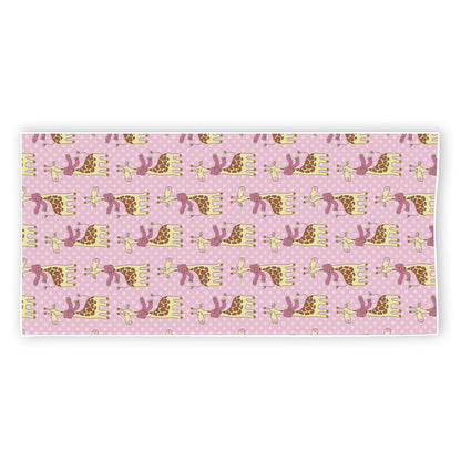 Giraffe With Scarf Pattern Print Beach Towel