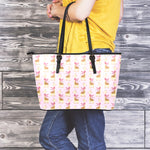 Giraffe With Scarf Pattern Print Leather Tote Bag