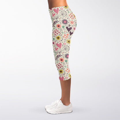 Girly Heart And Flower Pattern Print Women's Capri Leggings