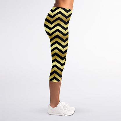 Gold And Black Chevron Pattern Print Women's Capri Leggings
