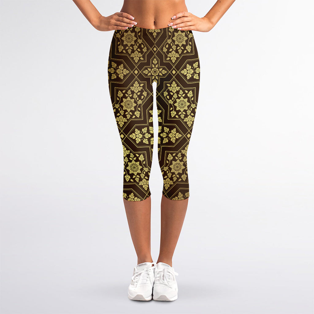 Gold And Brown Thai Pattern Print Women's Capri Leggings