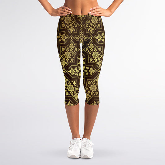 Gold And Brown Thai Pattern Print Women's Capri Leggings