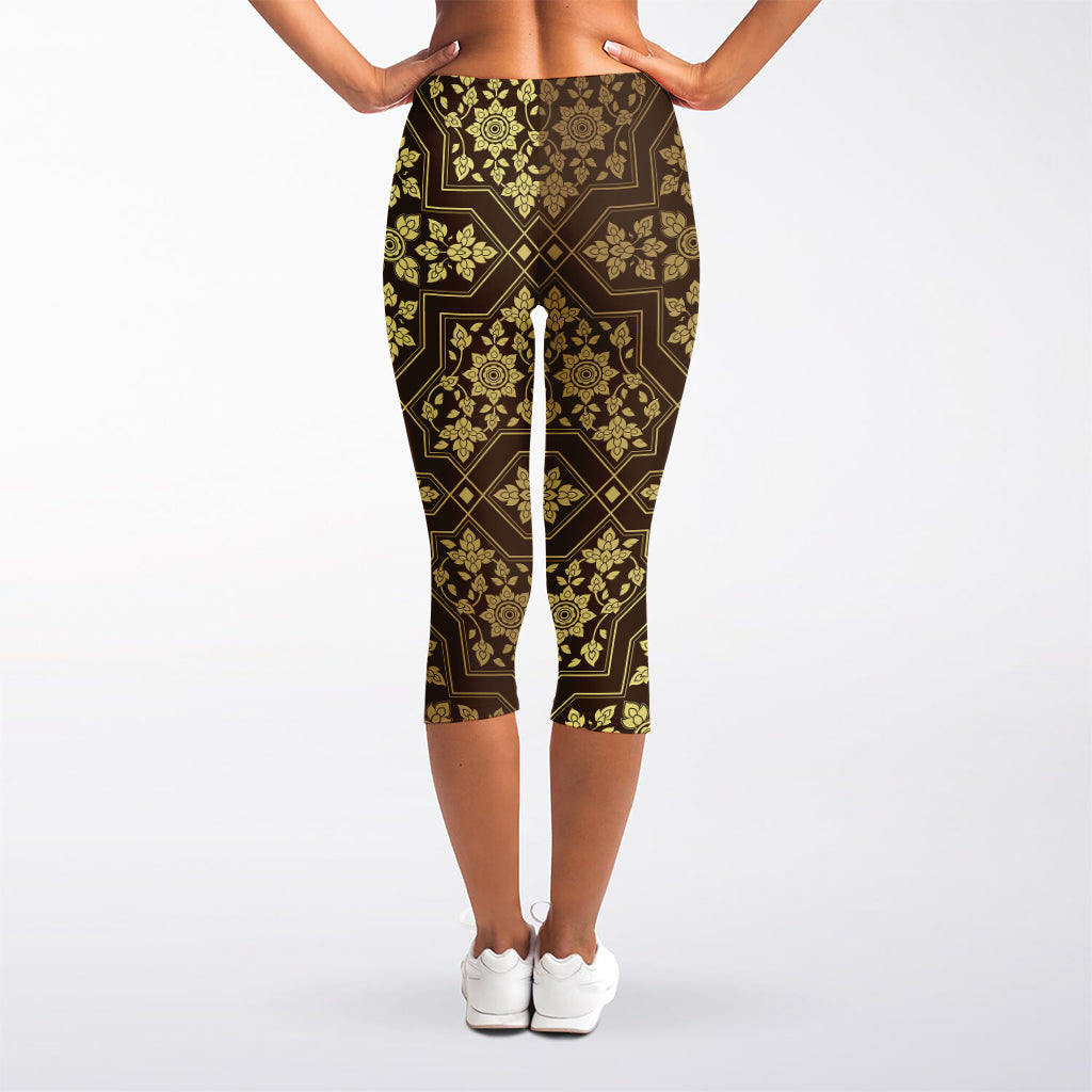 Gold And Brown Thai Pattern Print Women's Capri Leggings
