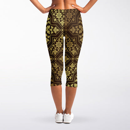 Gold And Brown Thai Pattern Print Women's Capri Leggings