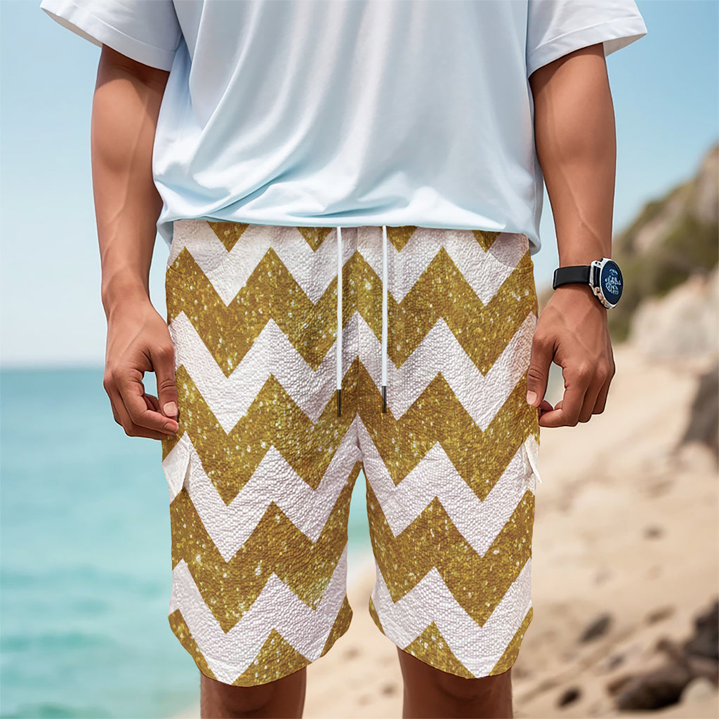Gold And White Chevron Pattern Print Men's Cargo Shorts