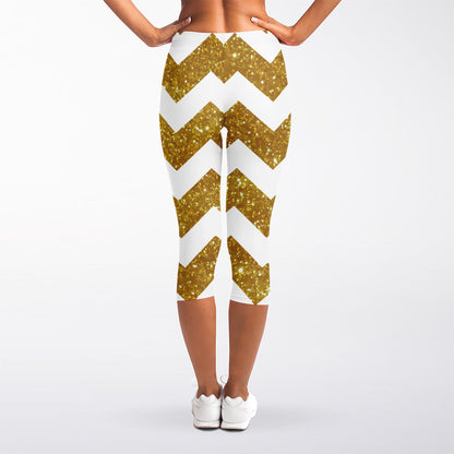 Gold And White Chevron Pattern Print Women's Capri Leggings