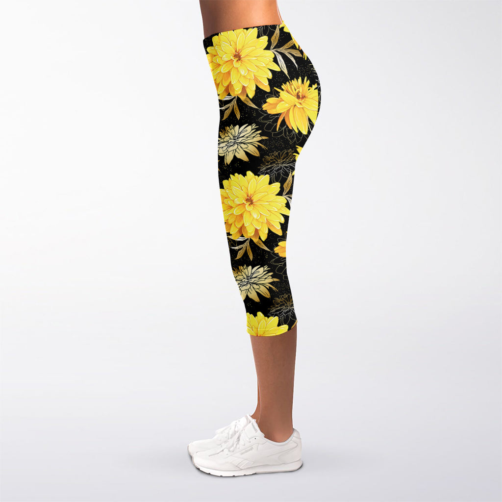Gold And Yellow Floral Print Women's Capri Leggings