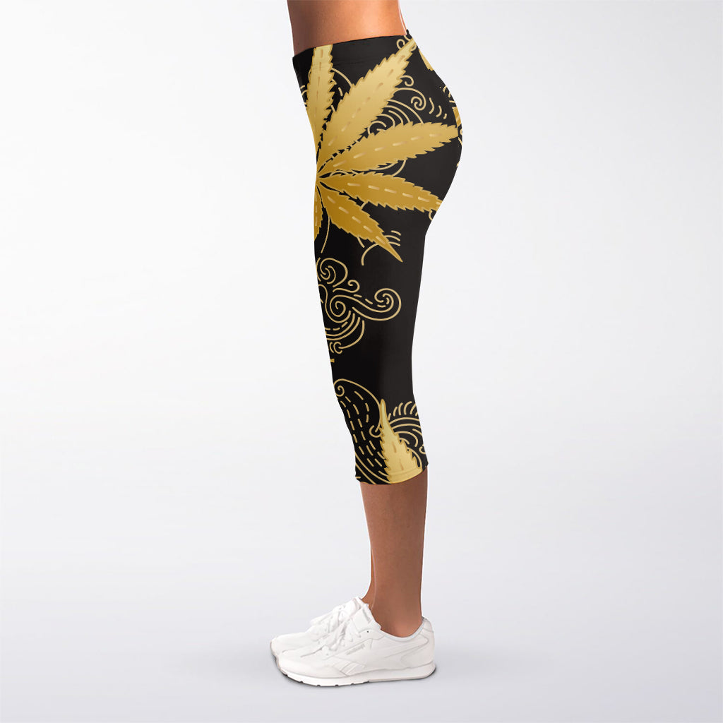 Gold Cannabis Leaf Pattern Print Women's Capri Leggings
