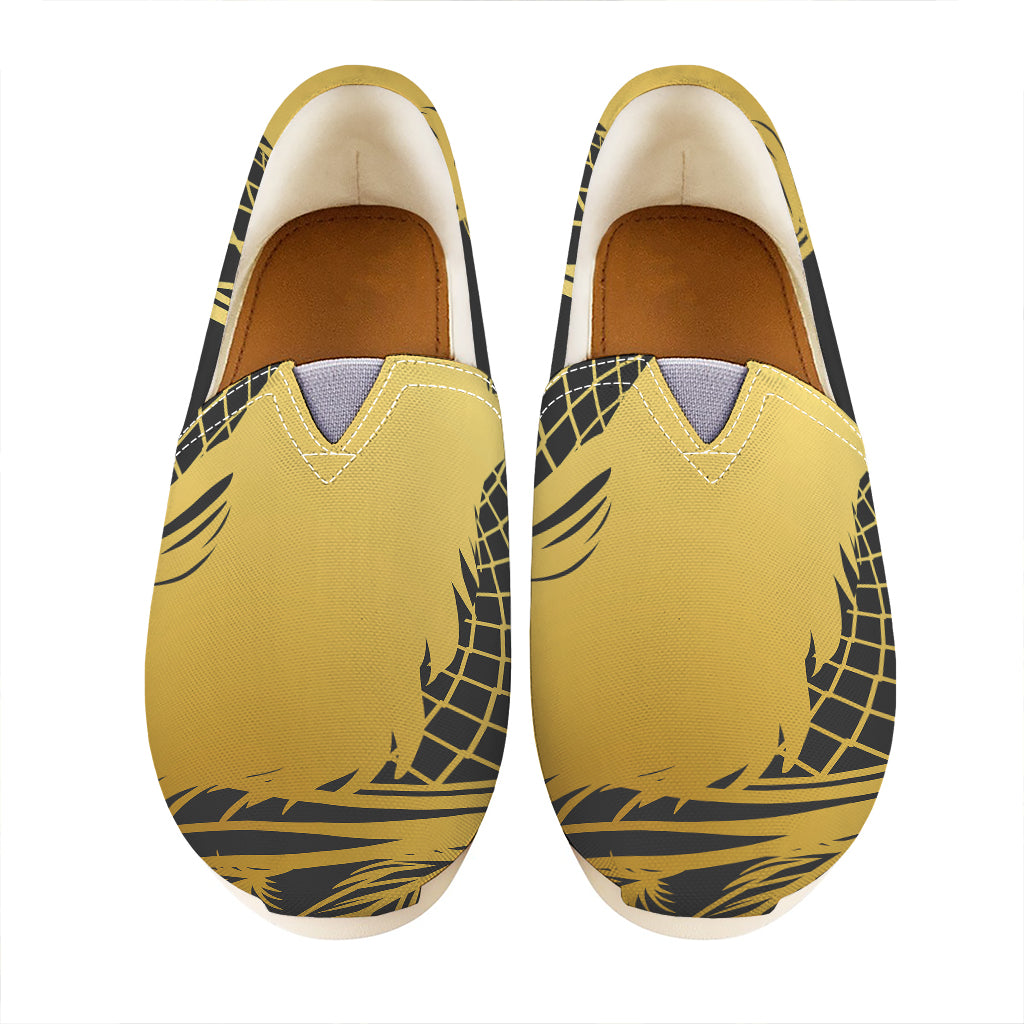 Golden Bohemian Howling Wolf Print Casual Shoes
