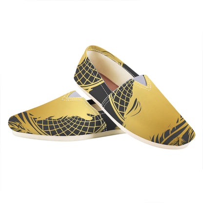 Golden Bohemian Howling Wolf Print Casual Shoes