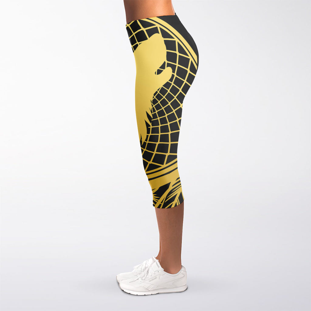 Golden Bohemian Howling Wolf Print Women's Capri Leggings
