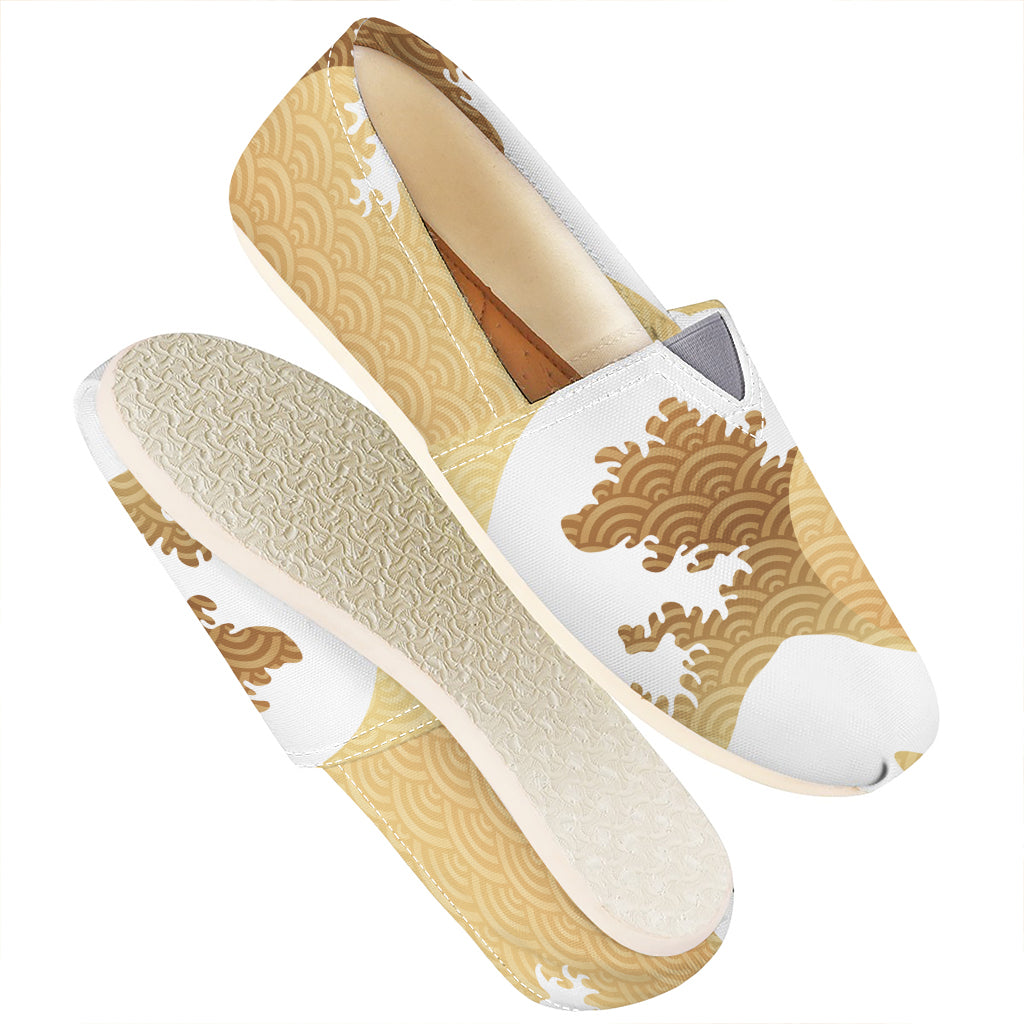Golden Kanagawa Wave Print Casual Shoes
