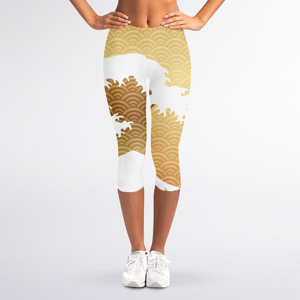 Golden Kanagawa Wave Print Women's Capri Leggings