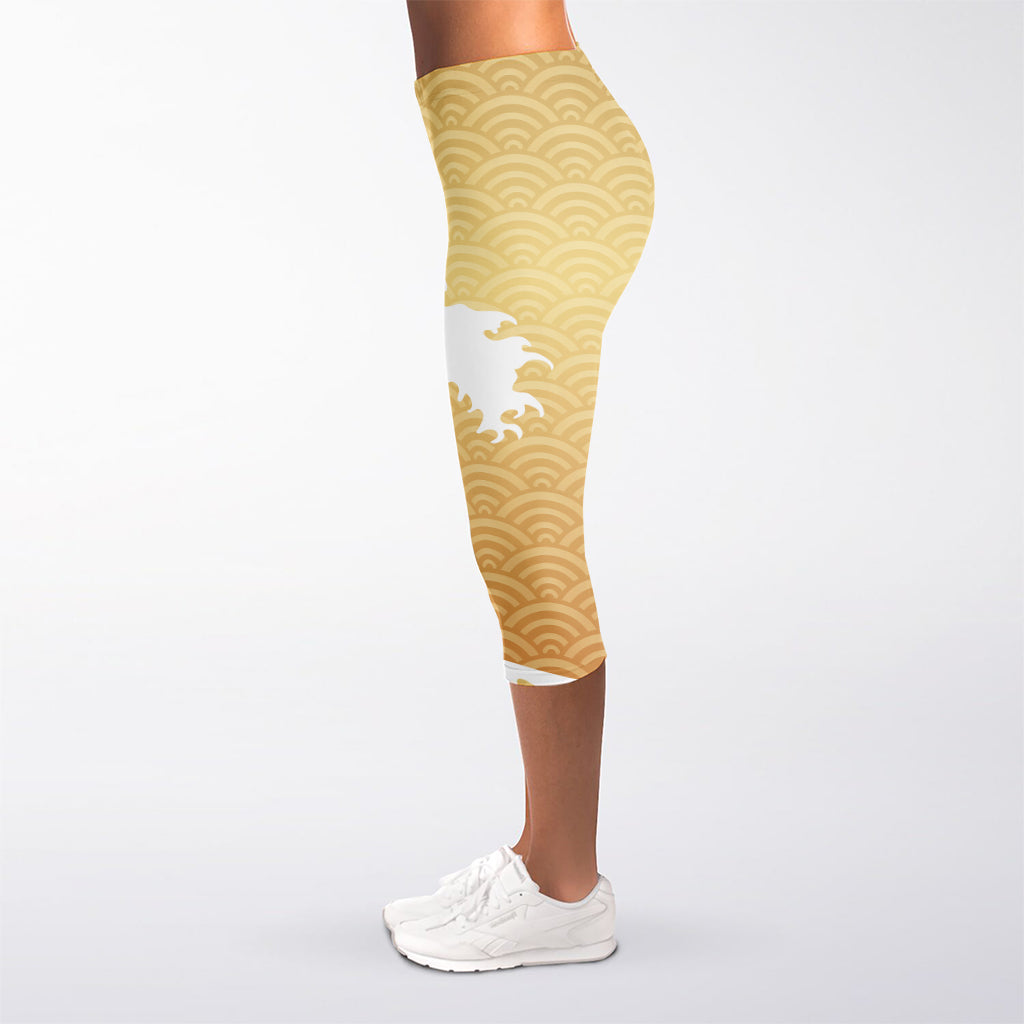 Golden Kanagawa Wave Print Women's Capri Leggings