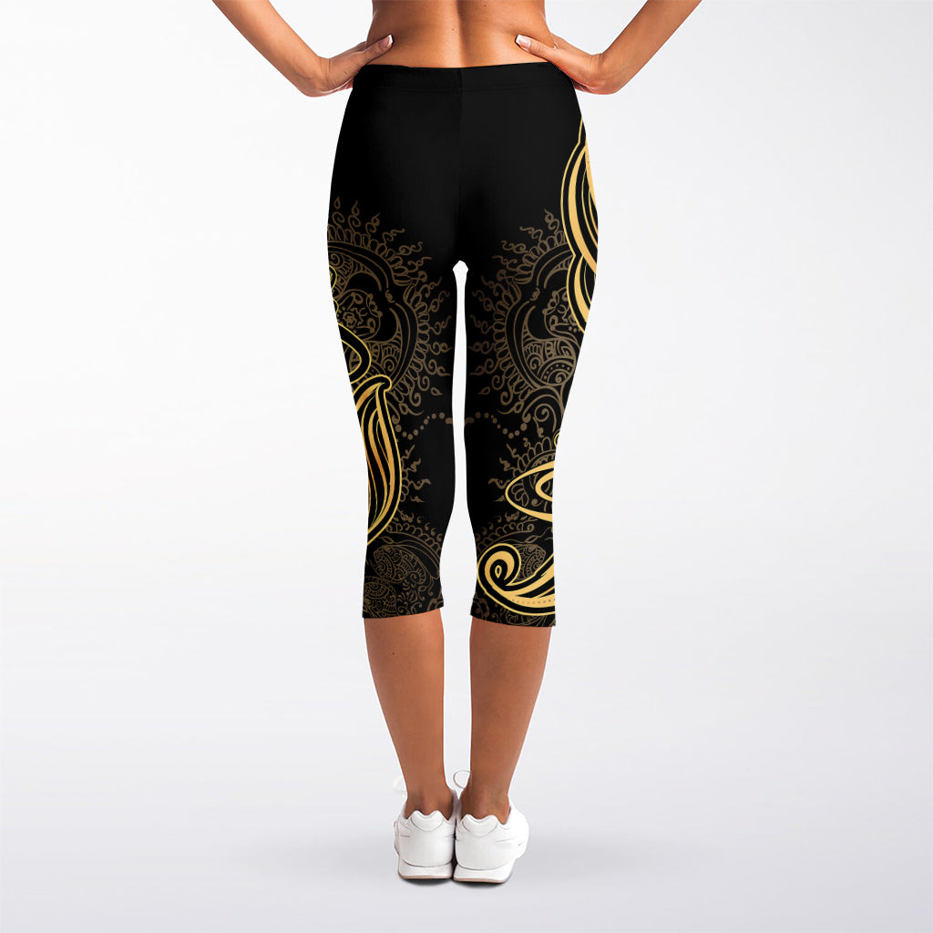 Golden Spiritual Koi Carp Print Women's Capri Leggings