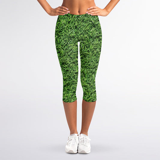 Golf Course Grass Print Women's Capri Leggings