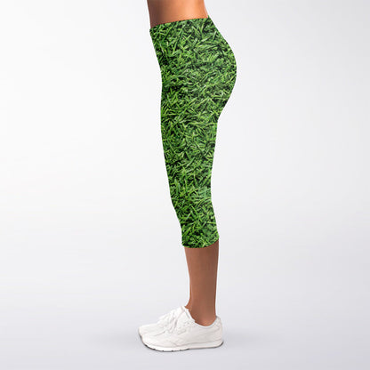 Golf Course Grass Print Women's Capri Leggings